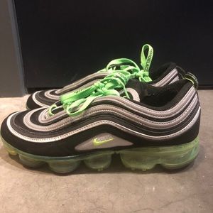 Nike vapormax neon green Sz 10
